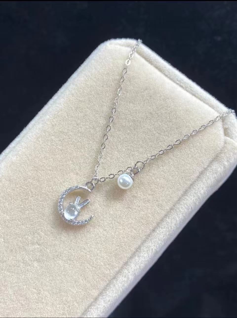 007 jadeite collarbone chain